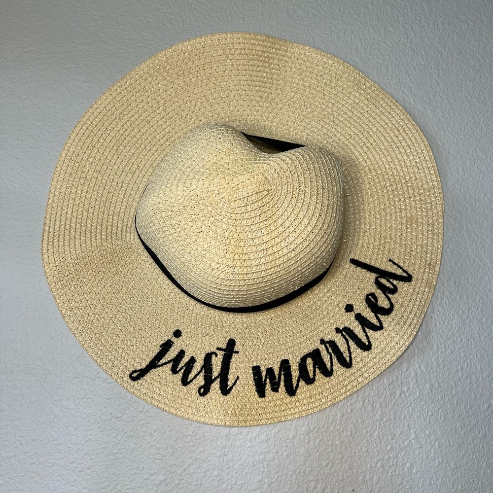 Just Married Lounge oversized weaved beach sun Hat
